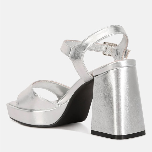 NWT London Rag Lofty Metallic Block Heel Platform Sandals in Silver - Size 8 US - Picture 3 of 11